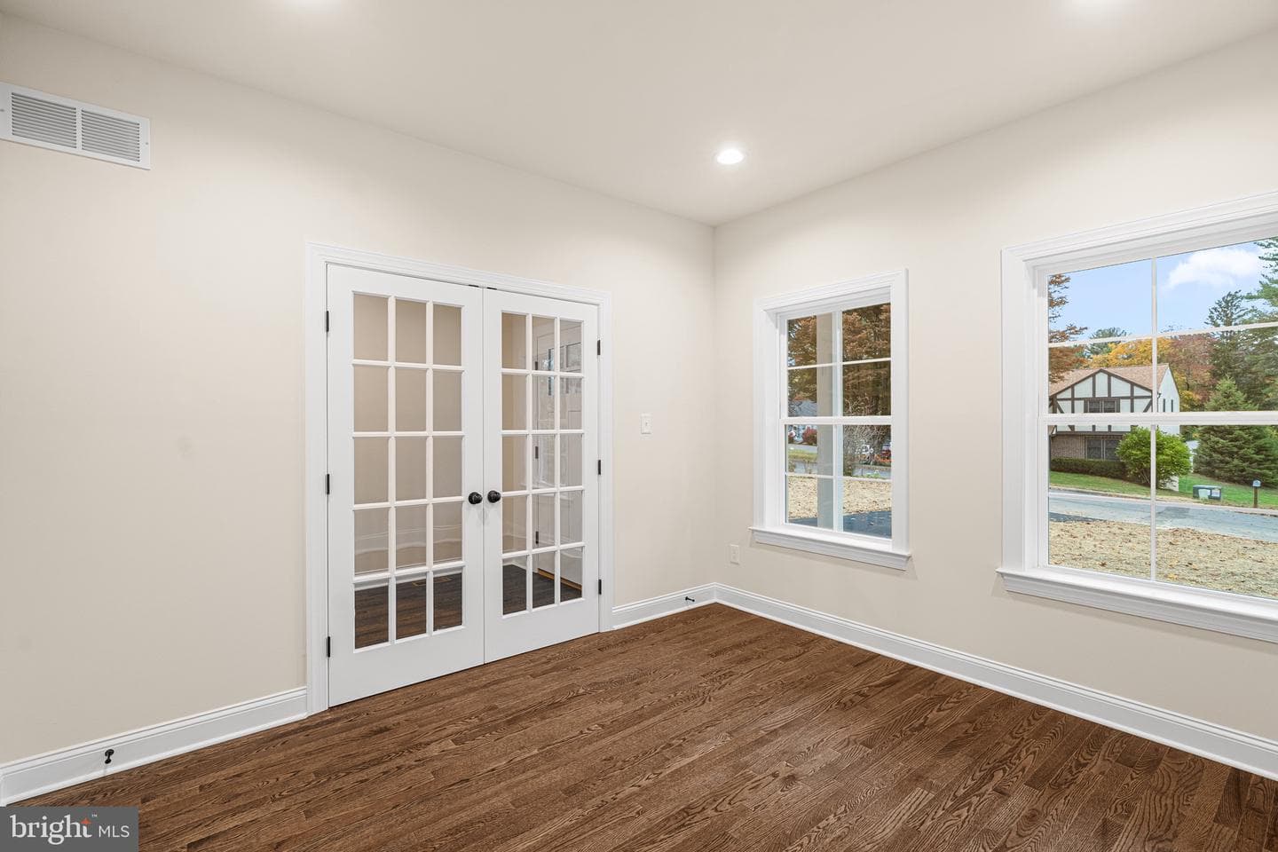 12 Claremont Boulevard photo 21
