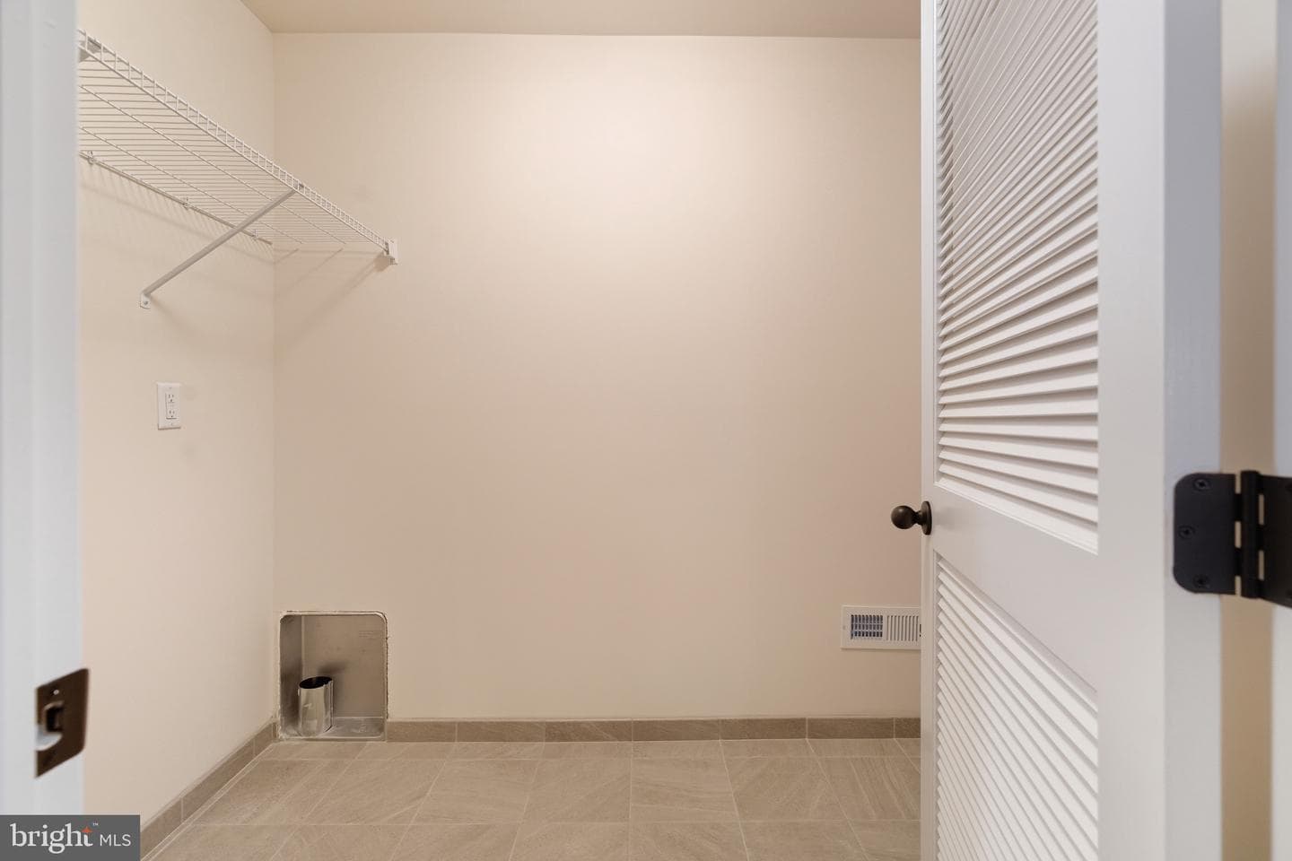 12 Claremont Boulevard photo 38