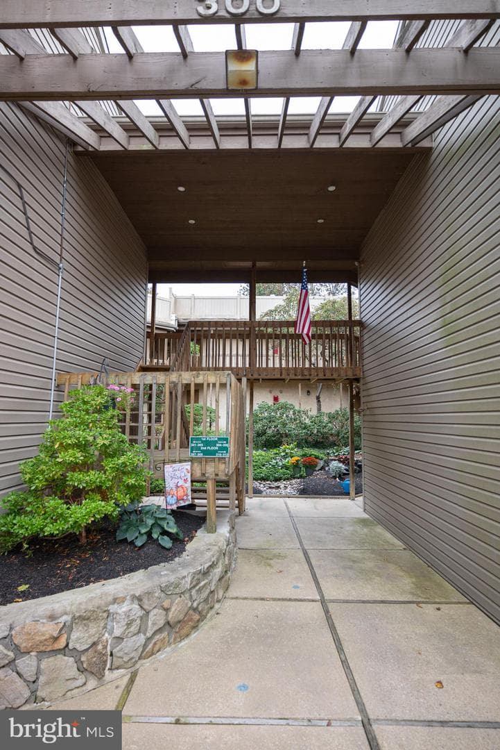310 Pritchard Place photo 24