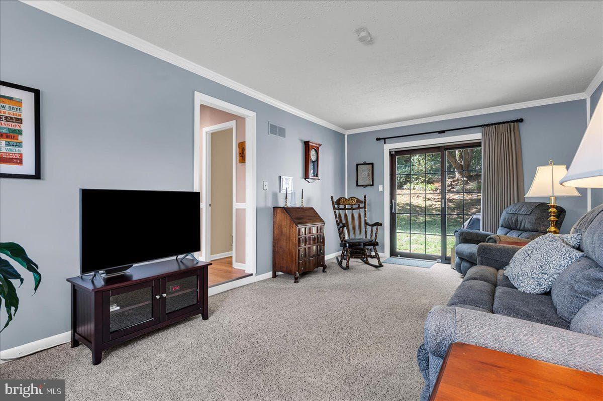 2575 W Colonial Drive photo 14