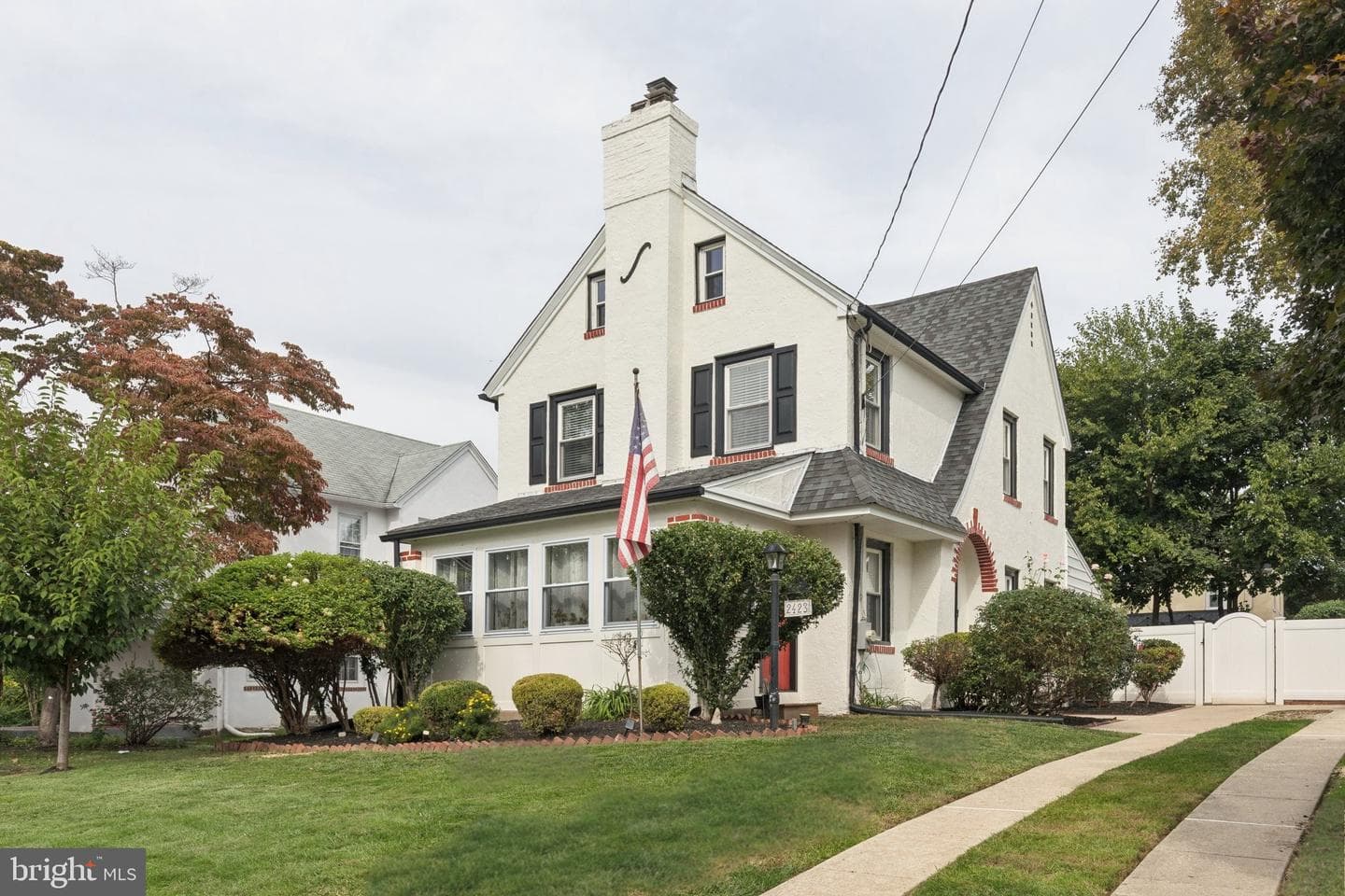 2423 Hollis Road photo 2