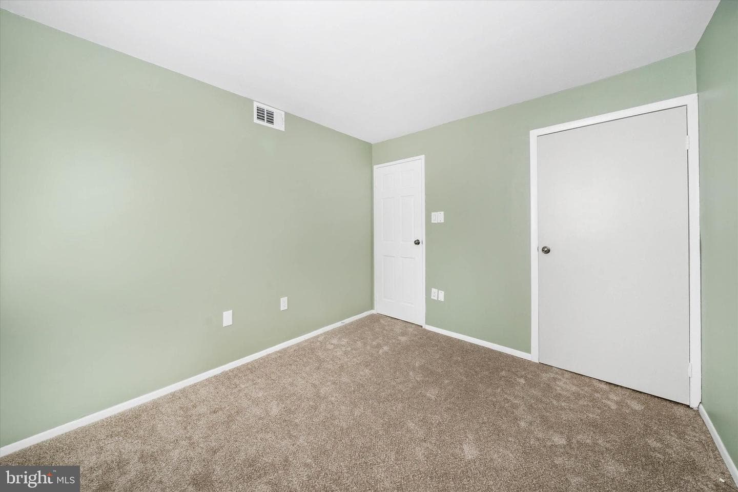 1602 Painters Crossing #1602 photo 16