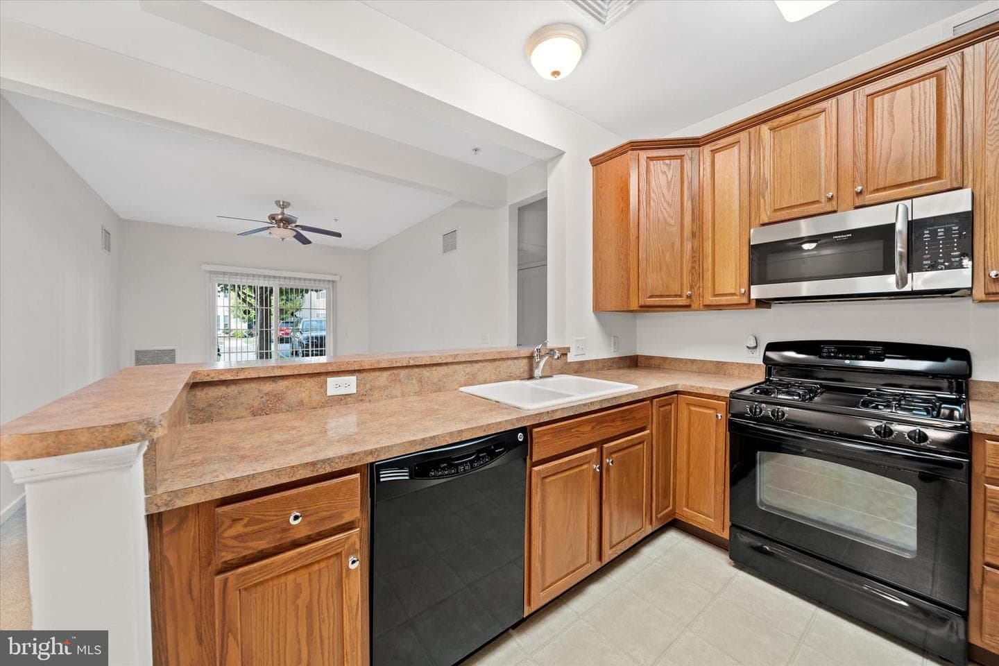 711 Creekside Drive photo 10