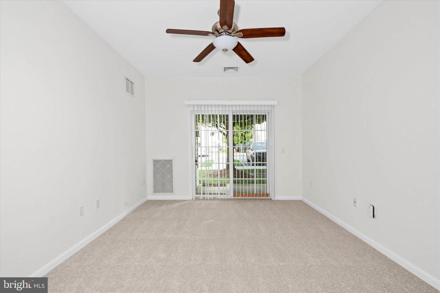 711 Creekside Drive photo 13
