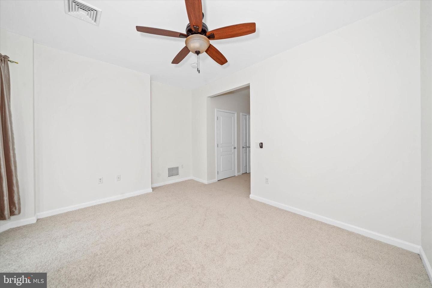 711 Creekside Drive photo 17