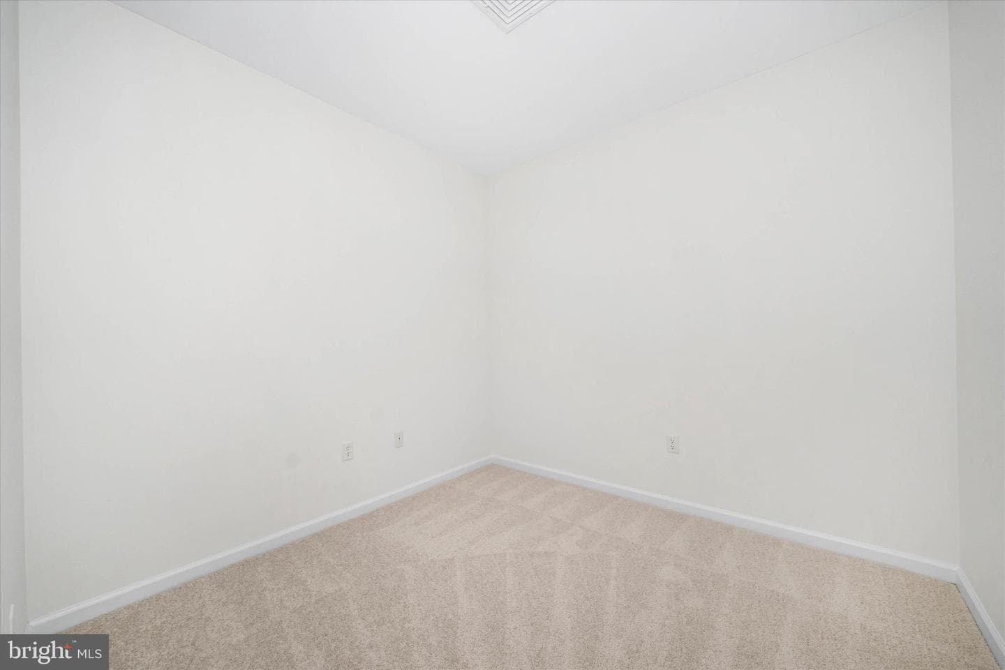 711 Creekside Drive photo 19