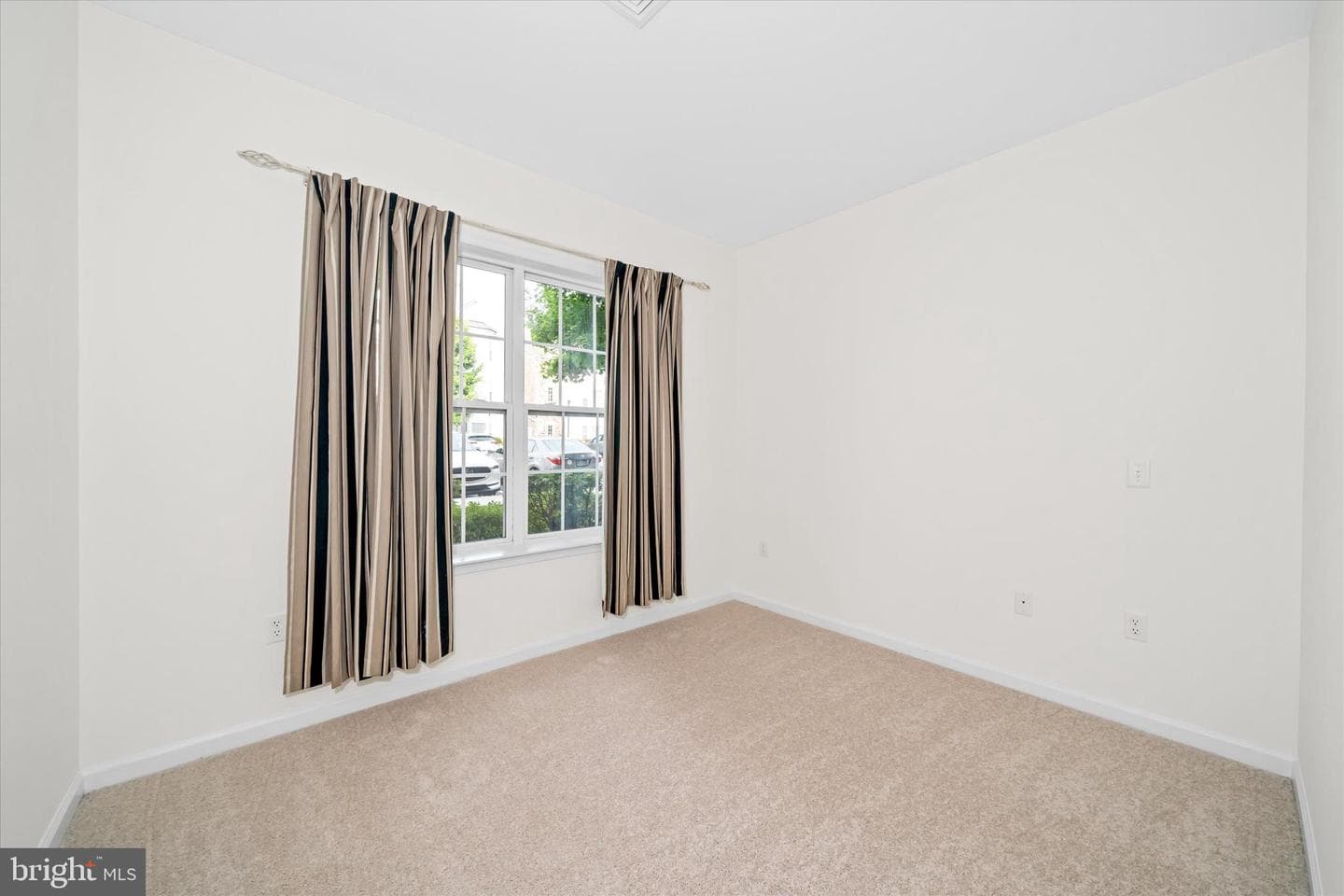 711 Creekside Drive photo 20