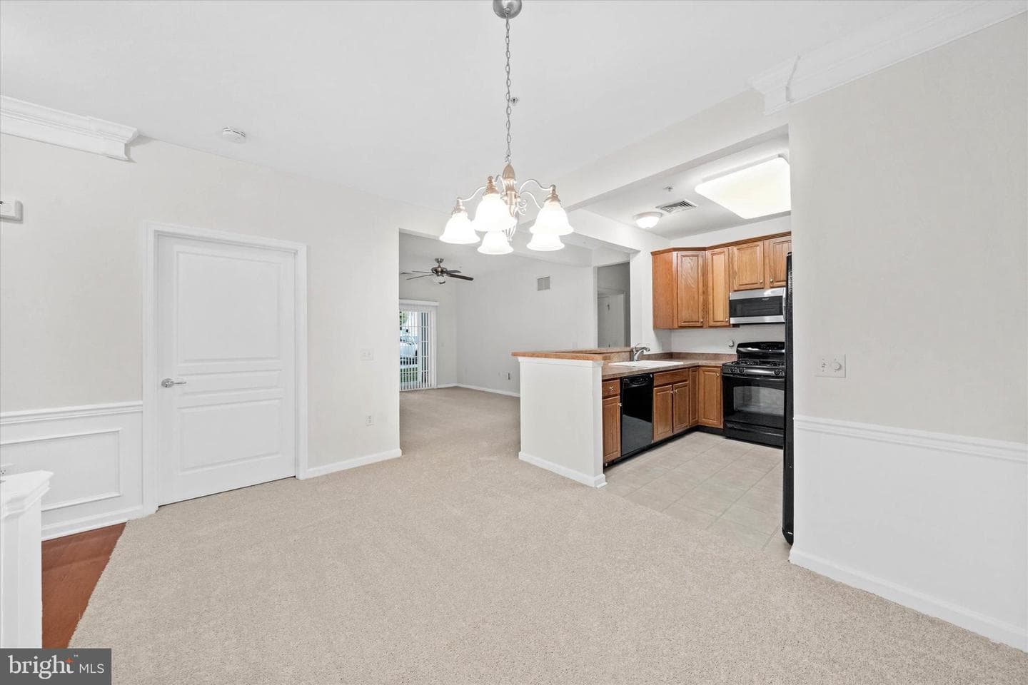 711 Creekside Drive photo 4