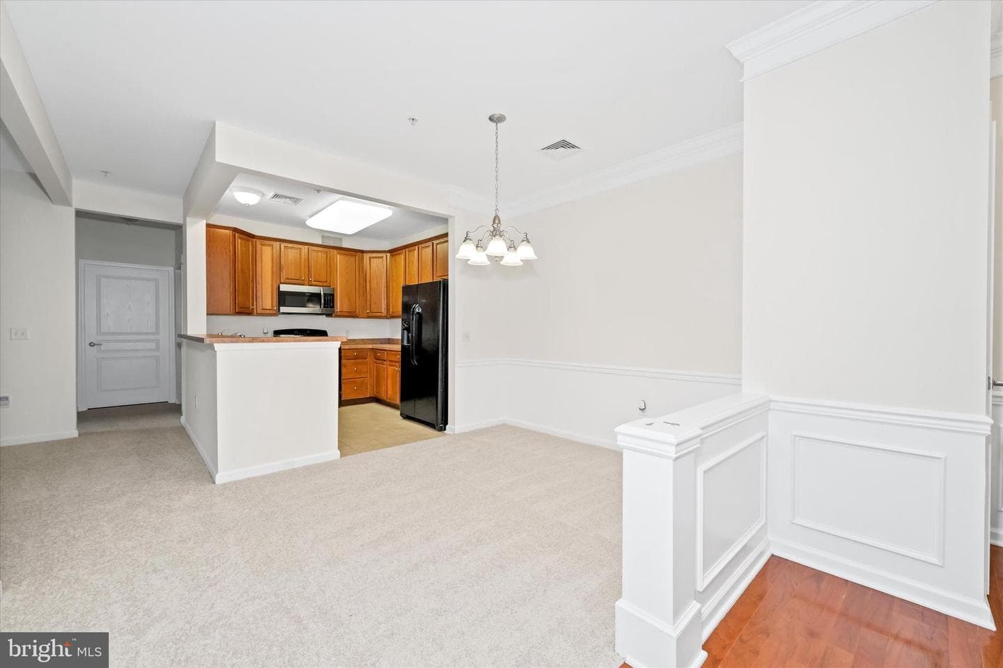 711 Creekside Drive photo 5