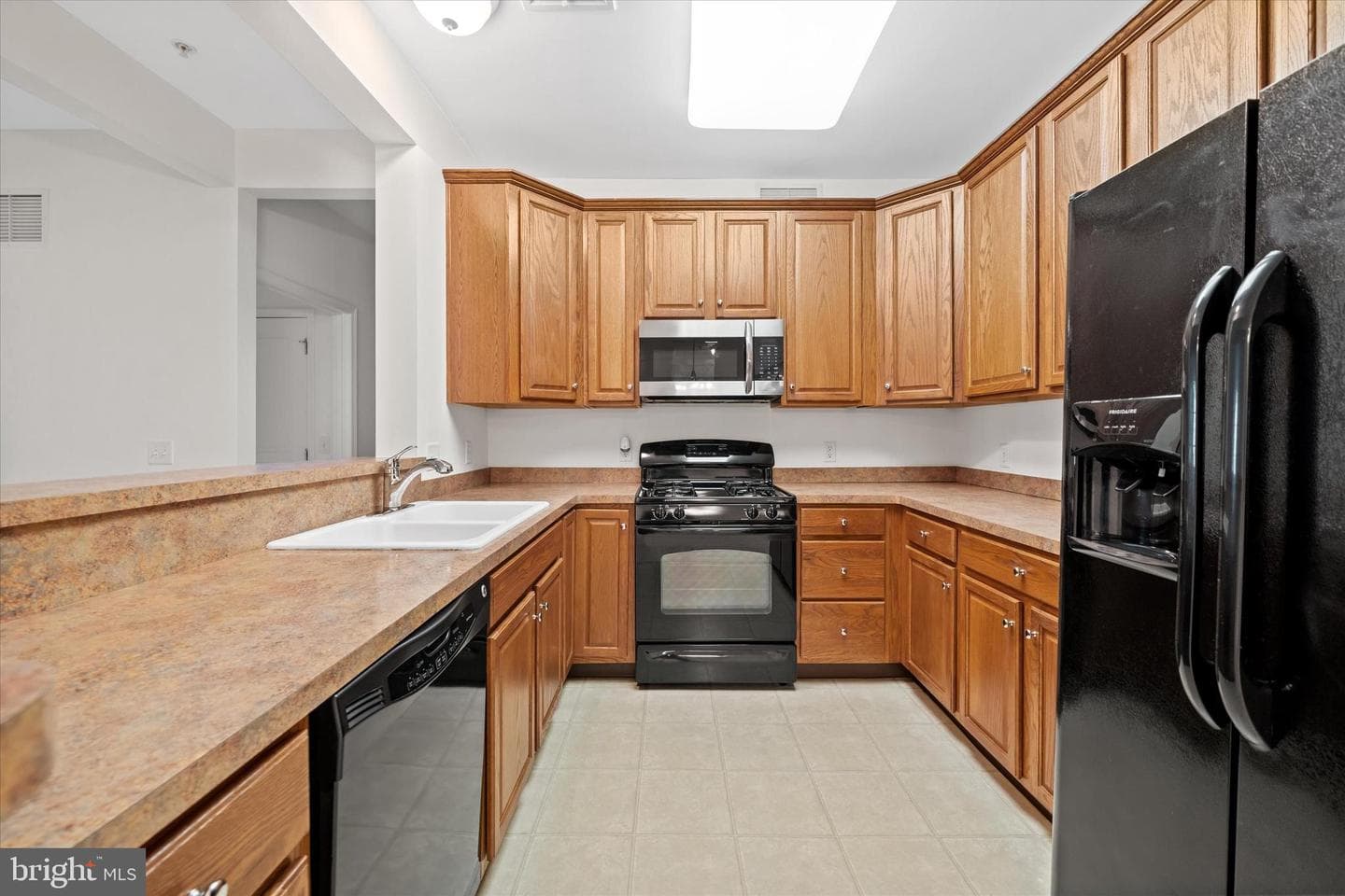 711 Creekside Drive photo 9