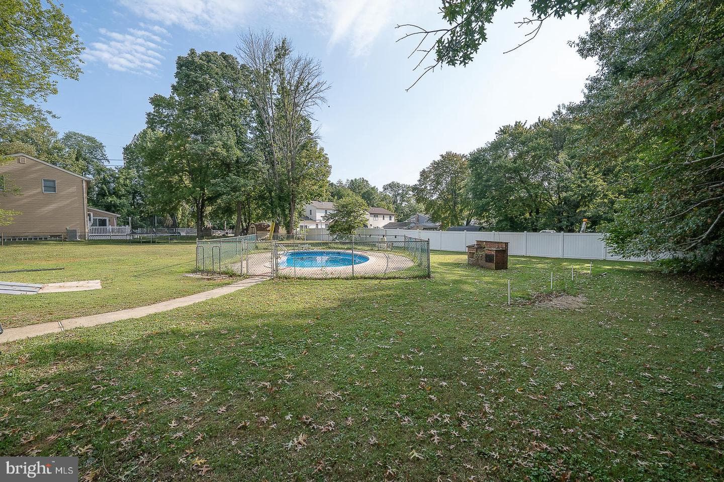 597 Meetinghouse Road photo 32