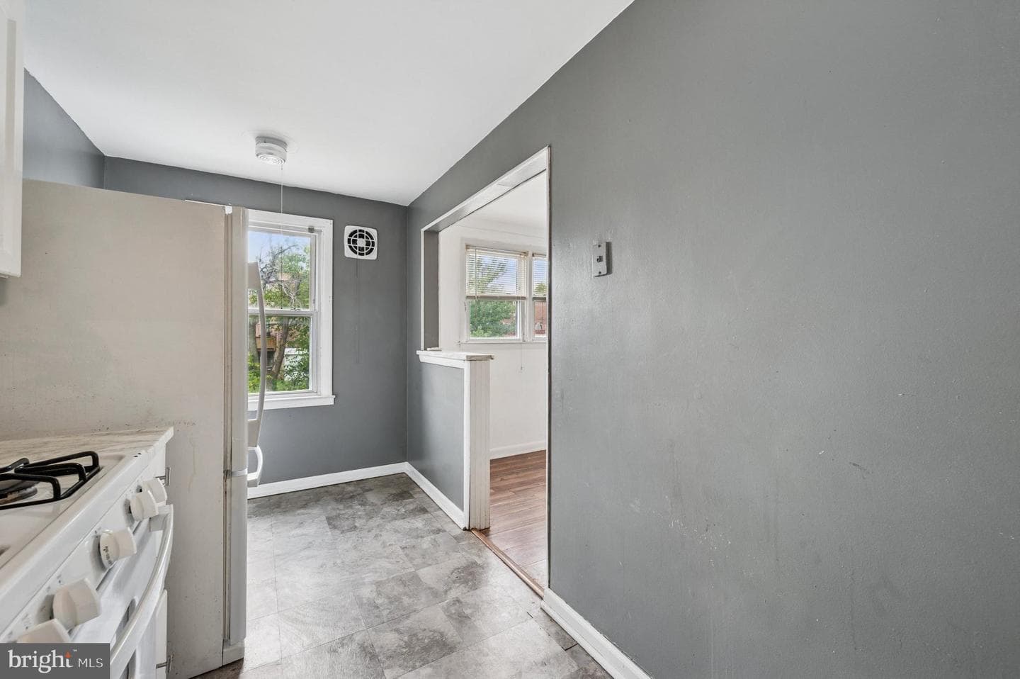 952 Grant Road photo 10