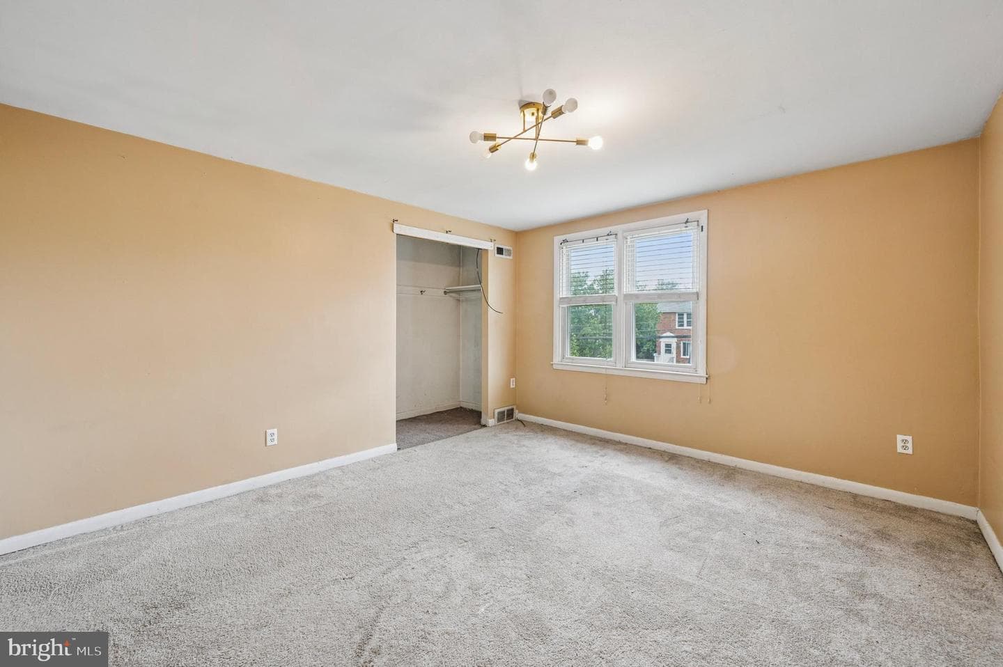 952 Grant Road photo 12