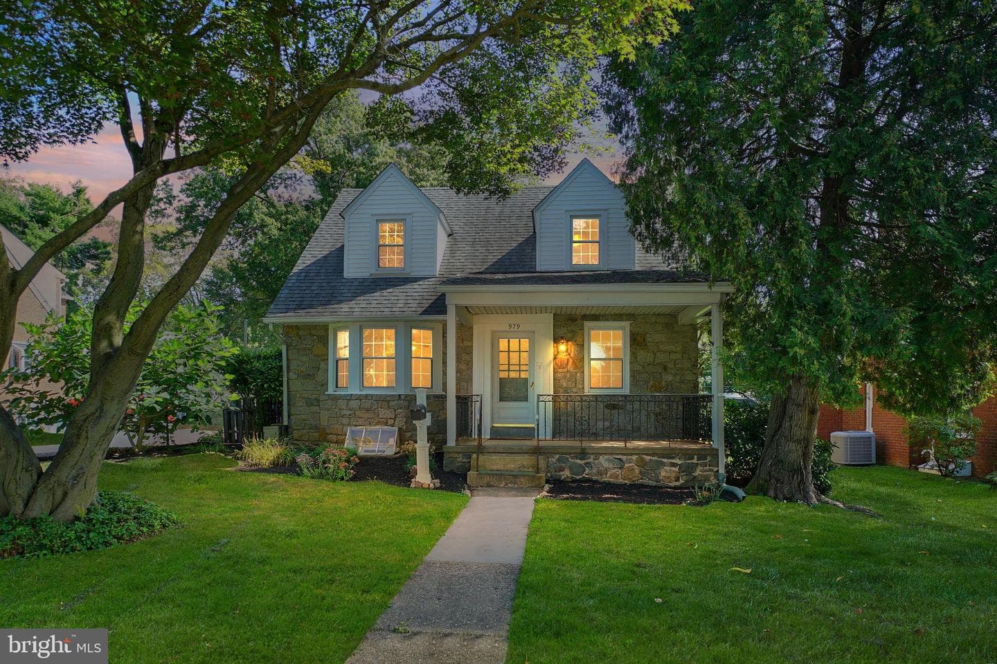 979 Edgewood Drive photo 33
