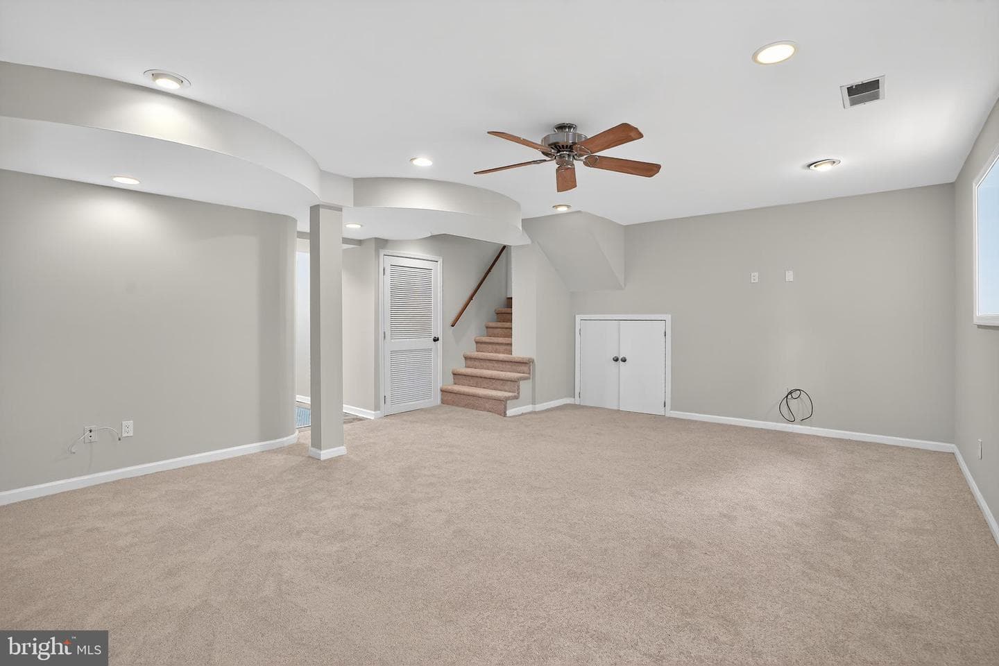 635 Grand Avenue photo 21