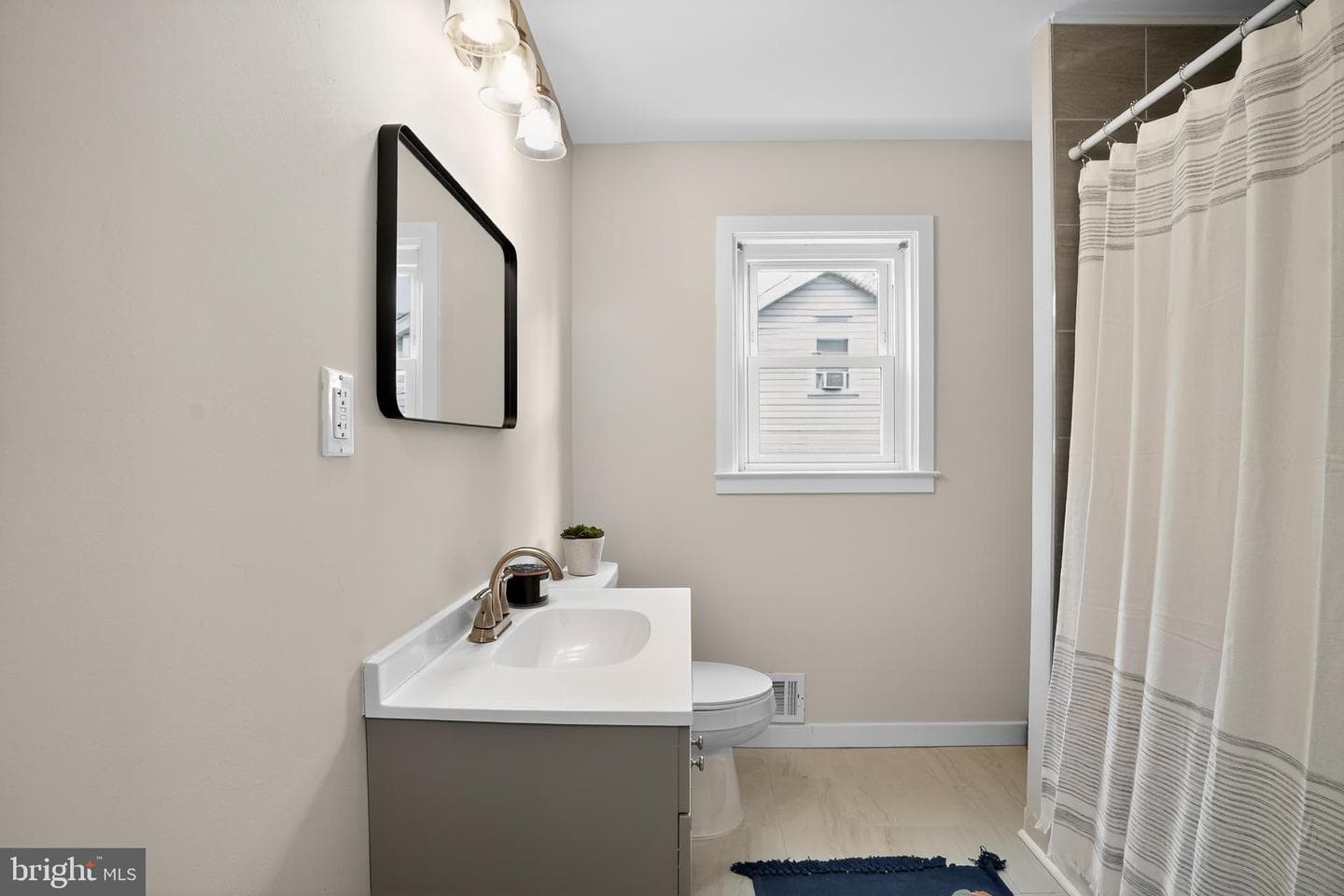 635 Grand Avenue photo 29