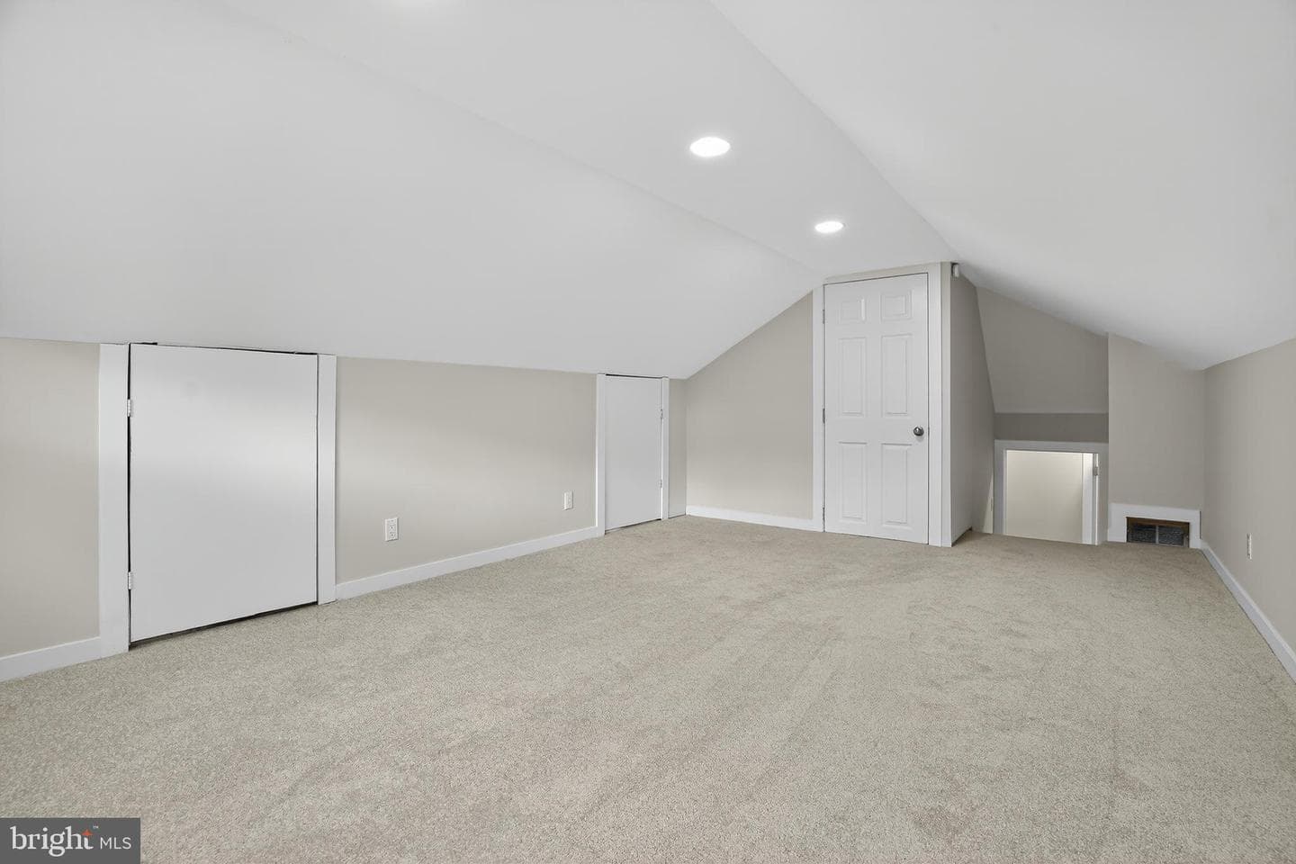 635 Grand Avenue photo 33