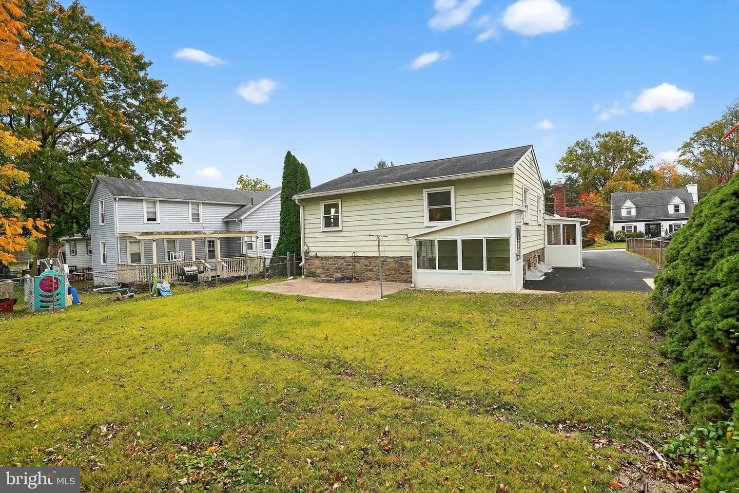 635 Grand Avenue photo 36