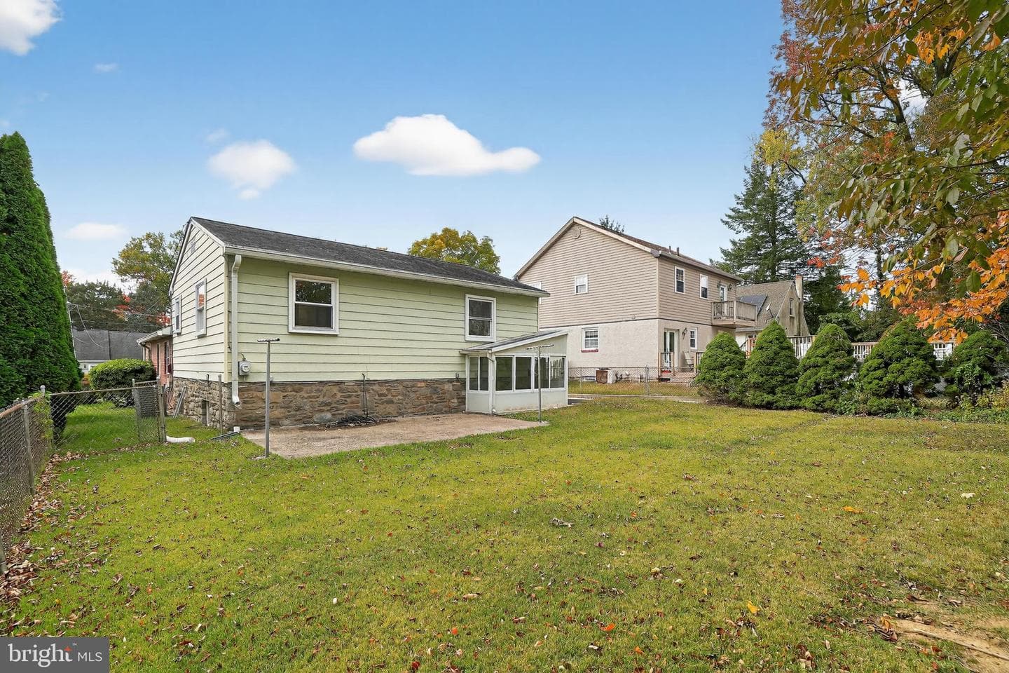 635 Grand Avenue photo 37