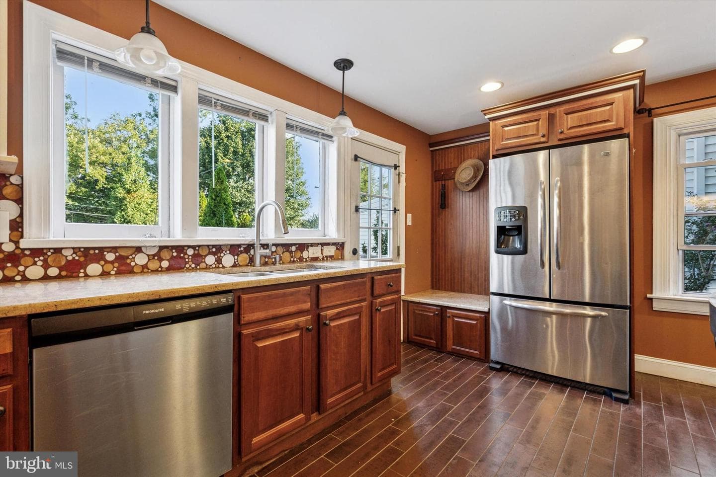 617 Manchester Avenue photo 8