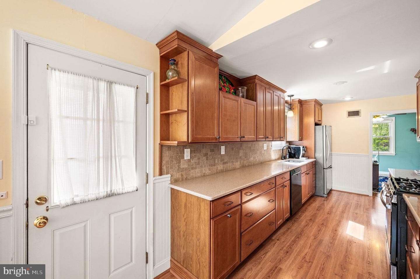 453 Claremont Road photo 13