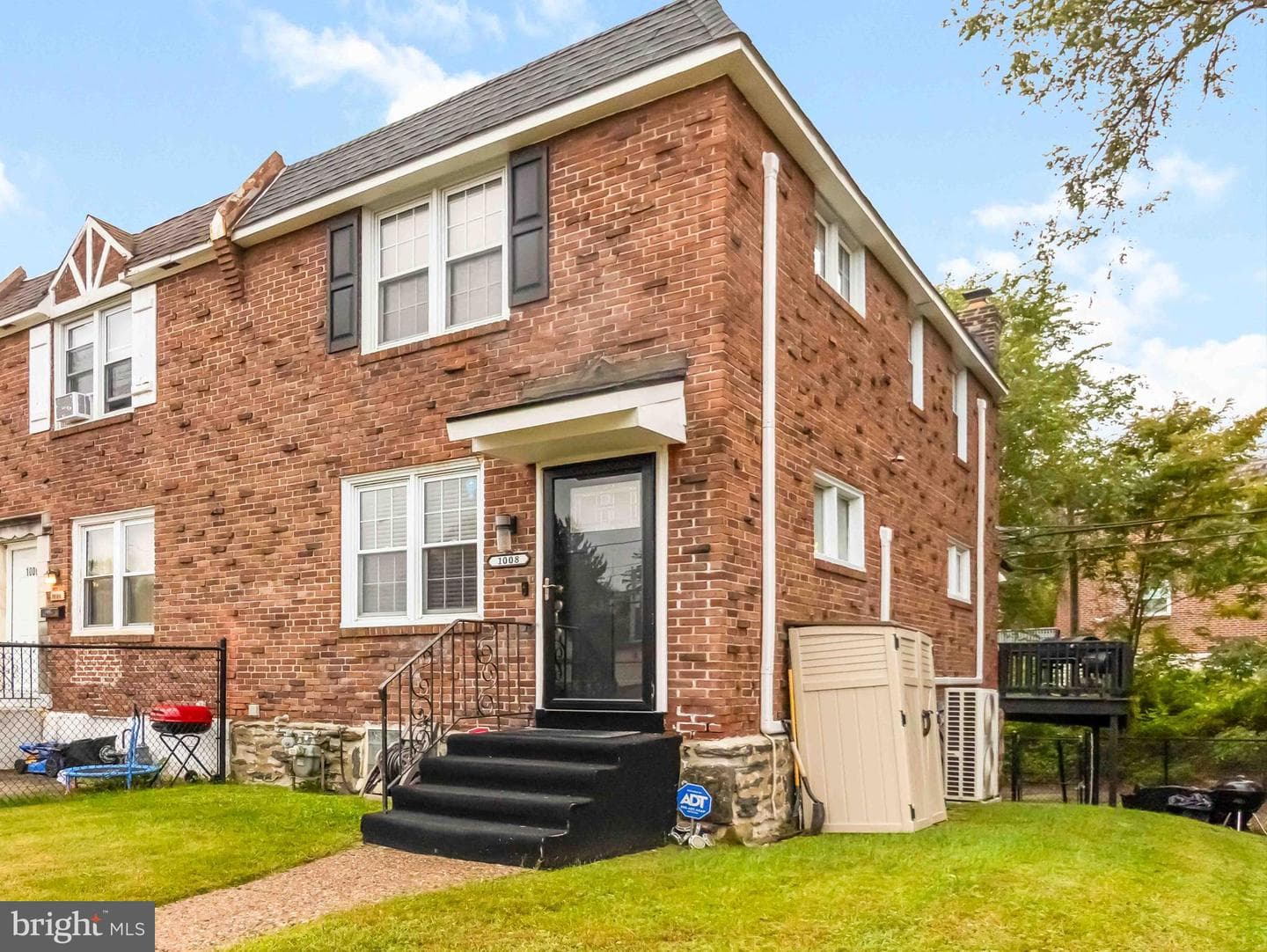 1008 Springfield photo 2