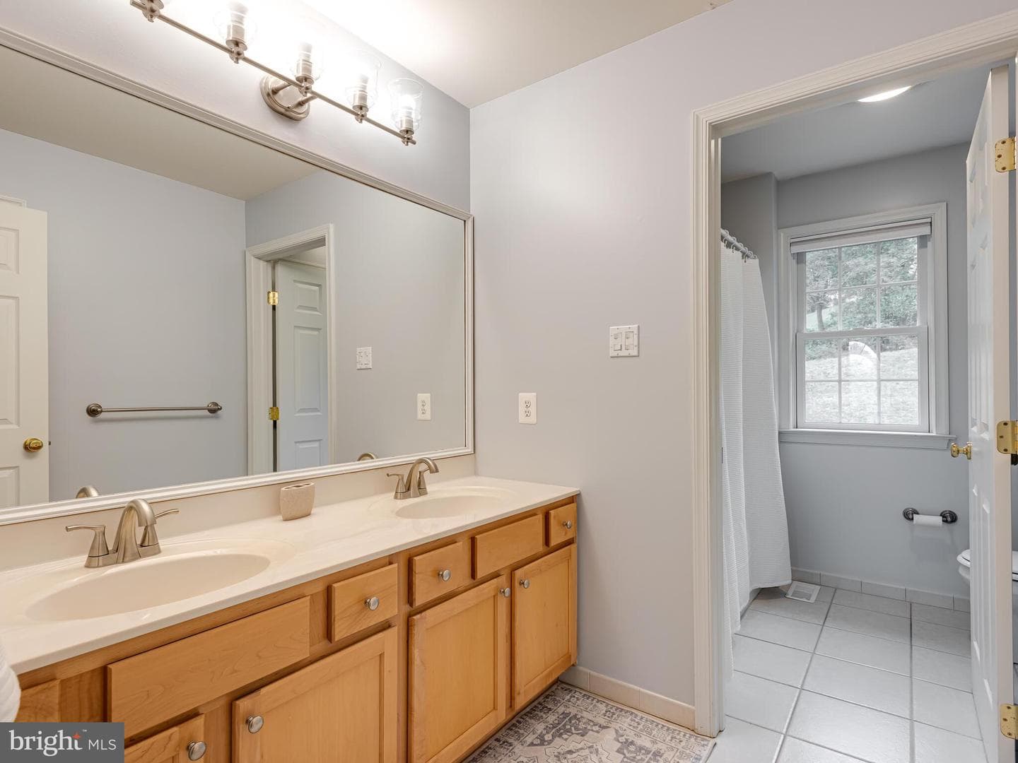 209 Martins Lane photo 32
