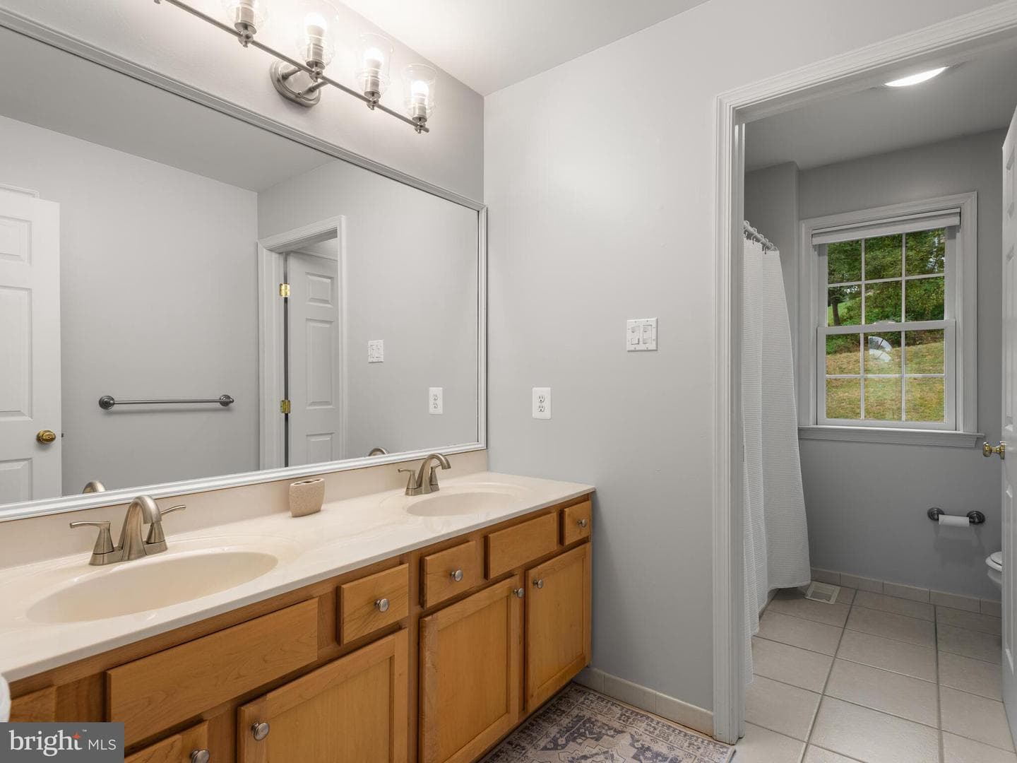 209 Martins Lane photo 33