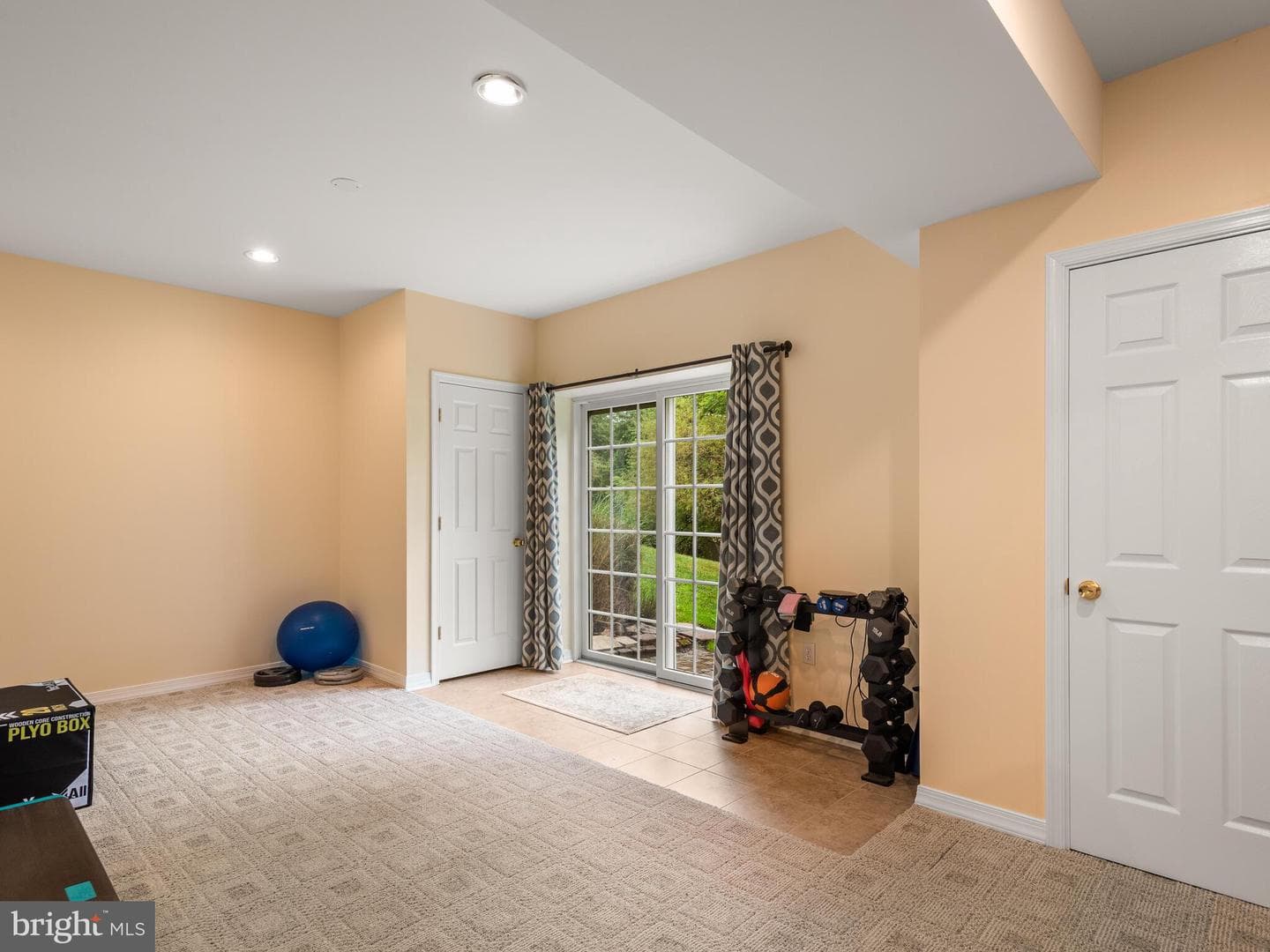 209 Martins Lane photo 38
