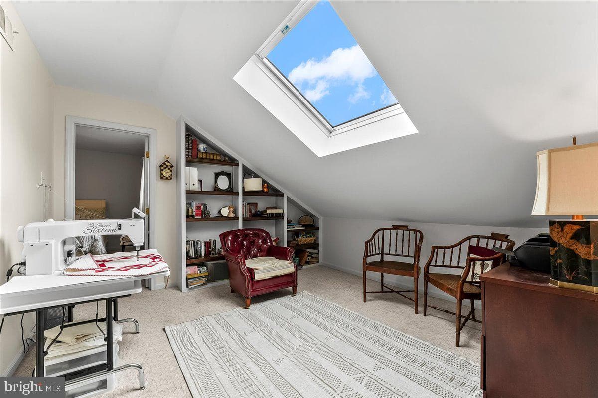 19 Toft Woods Way photo 34