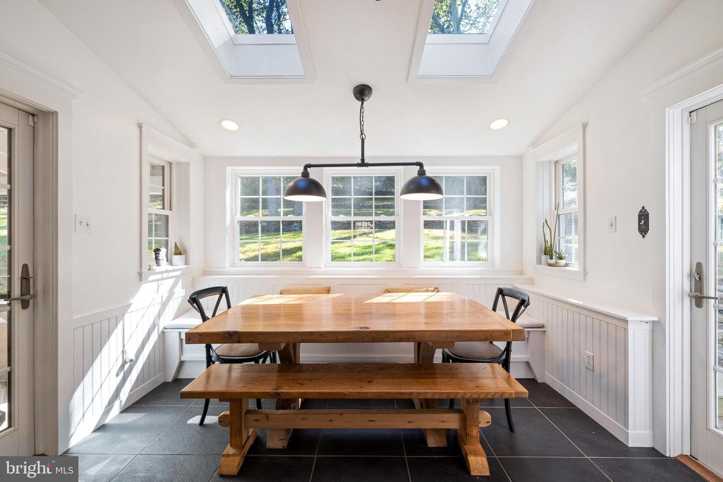 106 Manchester Road photo 11