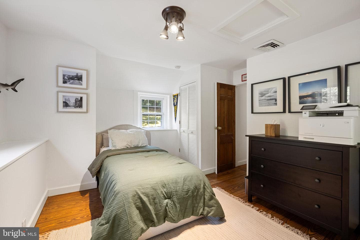 106 Manchester Road photo 18