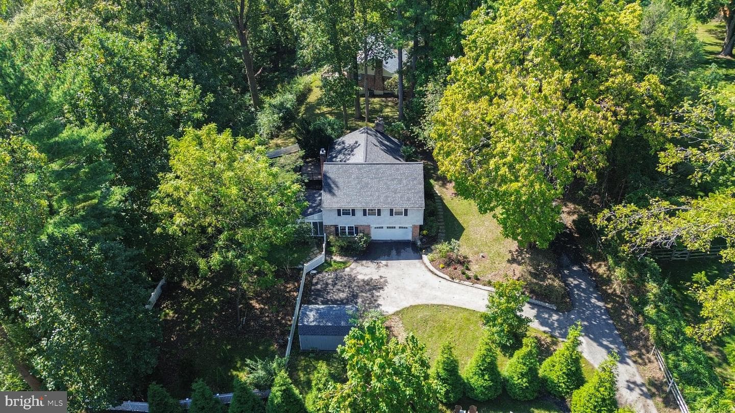 621 Berry Lane photo 37