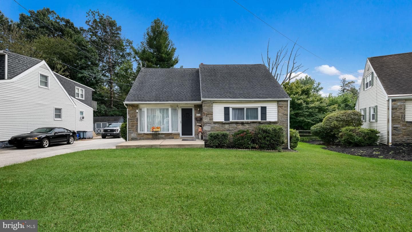 1012 Brook Avenue photo 1