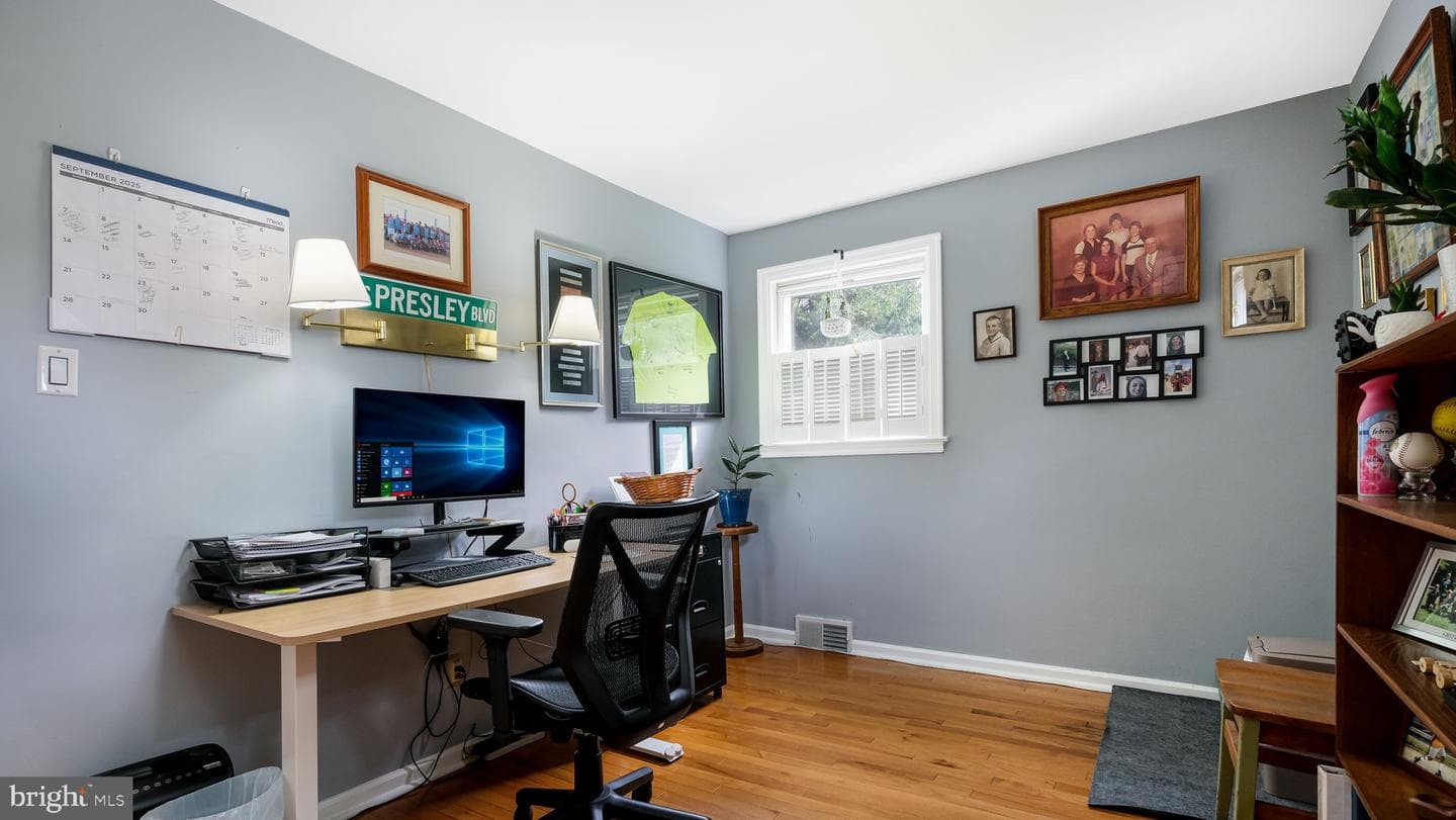 1012 Brook Avenue photo 17