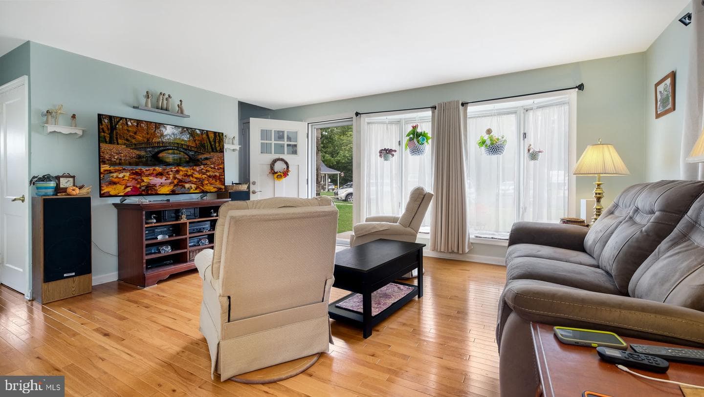 1012 Brook Avenue photo 6