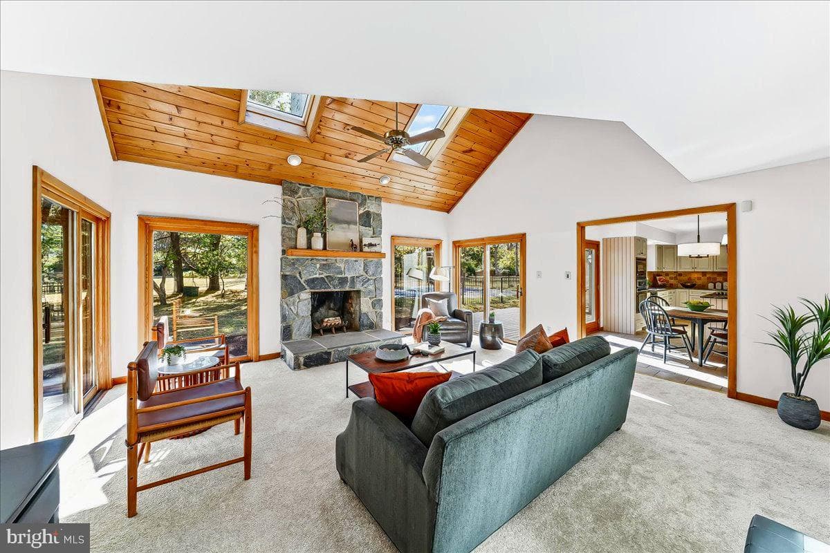 101 Harvey Lane photo 12