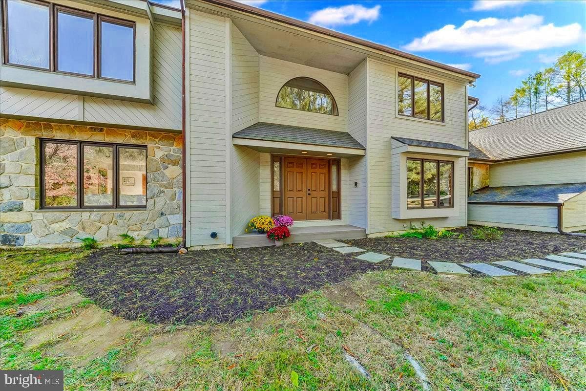 101 Harvey Lane photo 2