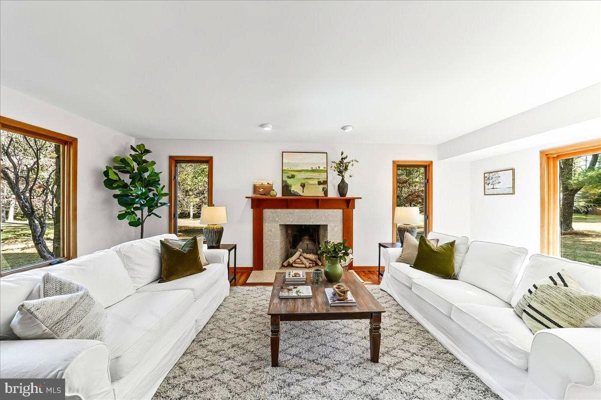 101 Harvey Lane photo 8