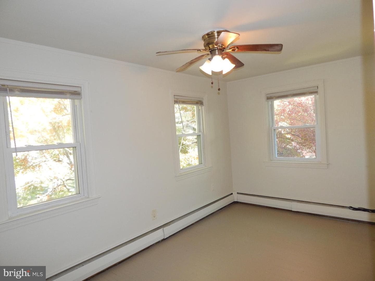 539 Pershing Ave photo 16