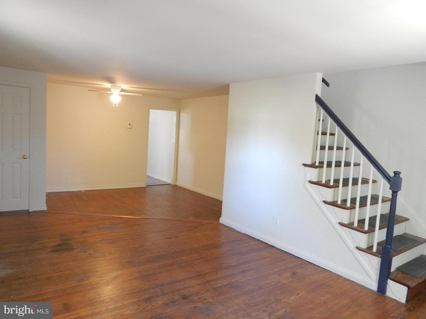 539 Pershing Ave photo 3