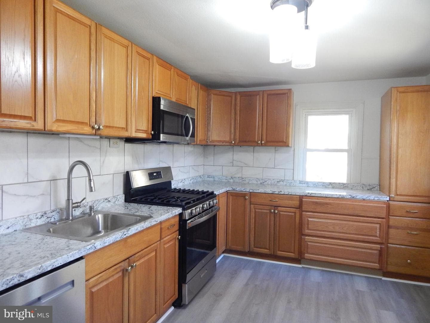 539 Pershing Ave photo 7