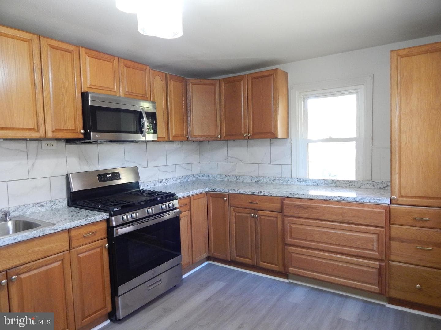539 Pershing Ave photo 8