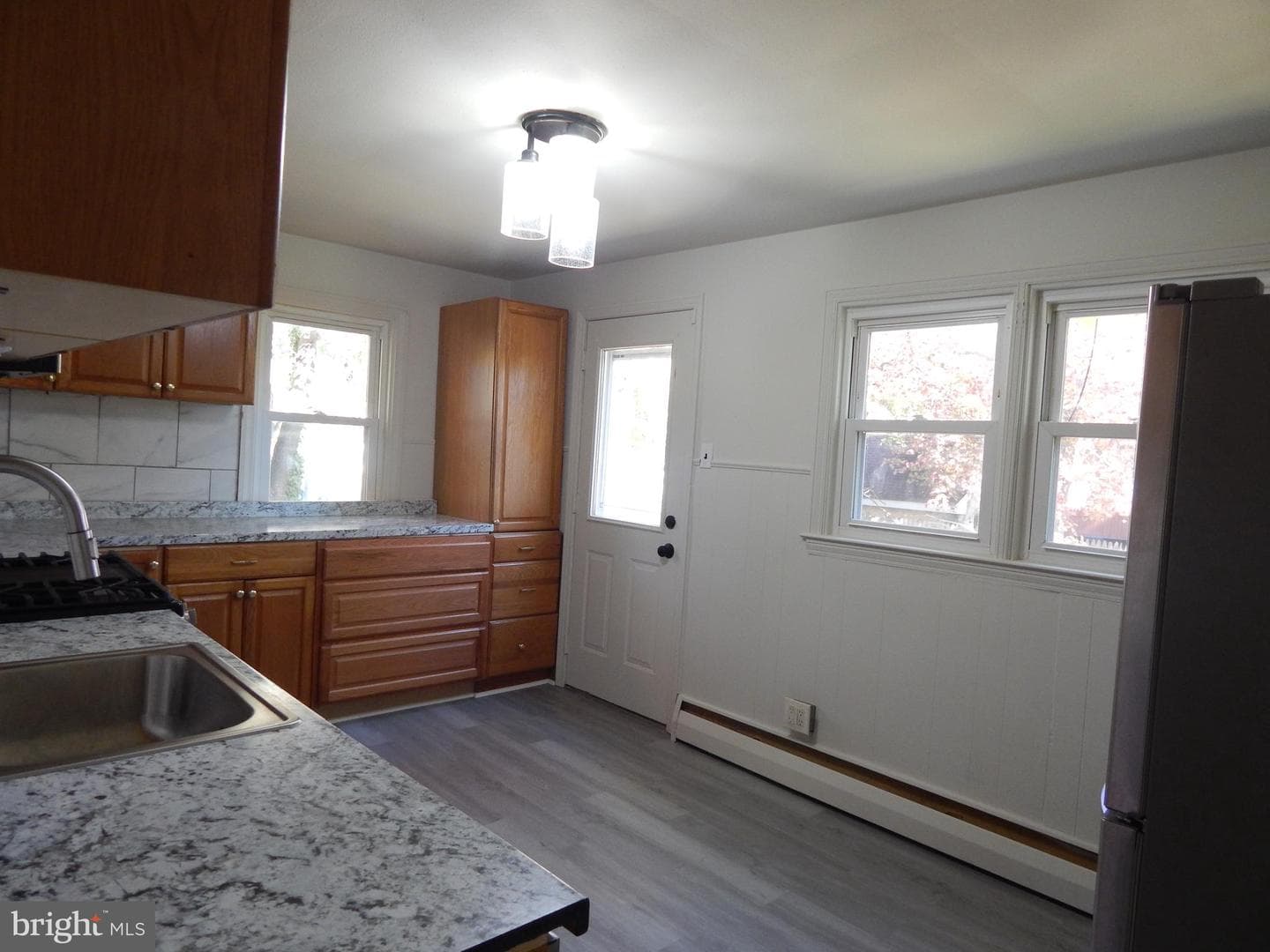 539 Pershing Ave photo 9