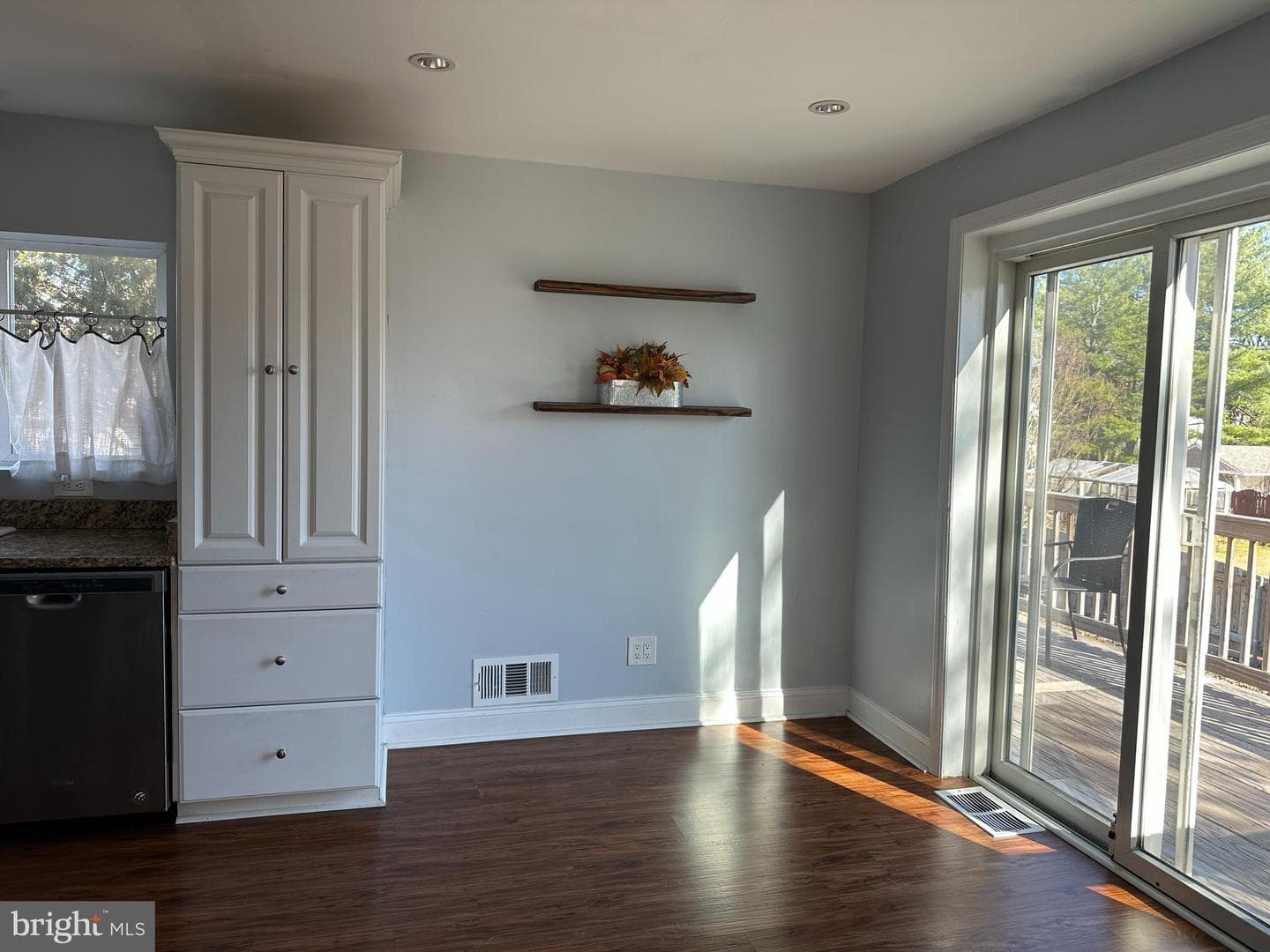 226 W Sylvan Avenue photo 10