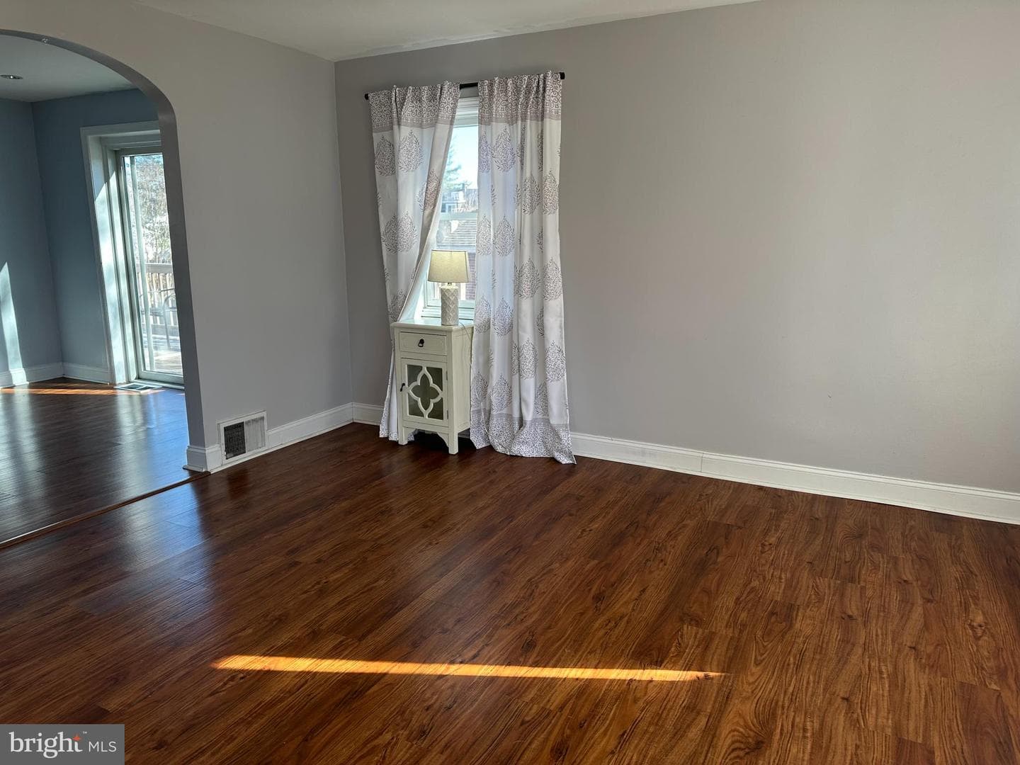 226 W Sylvan Avenue photo 8