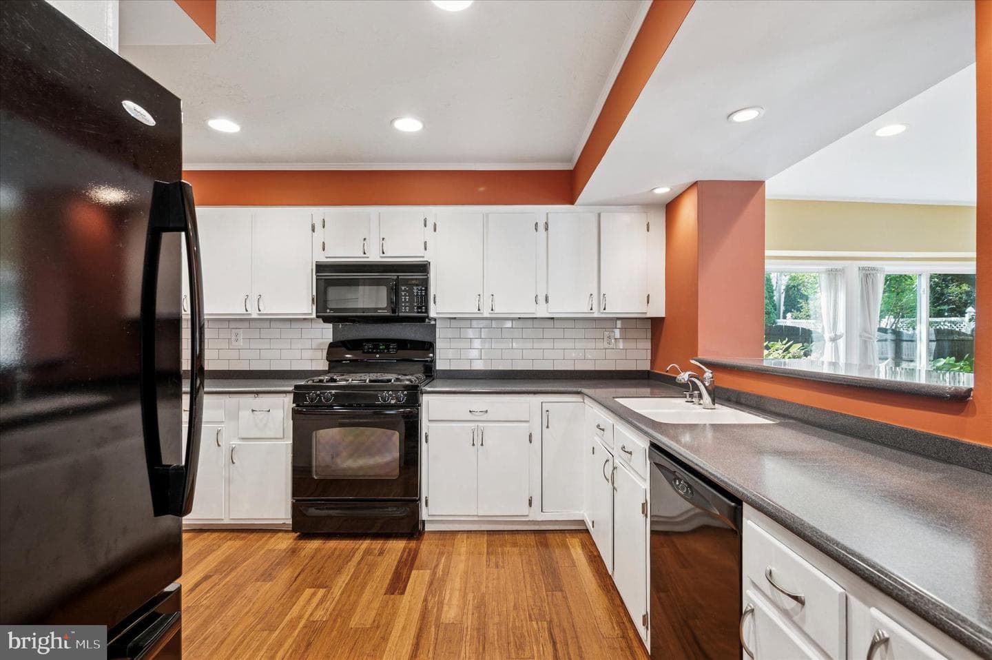 2221 Hillcrest Road photo 18