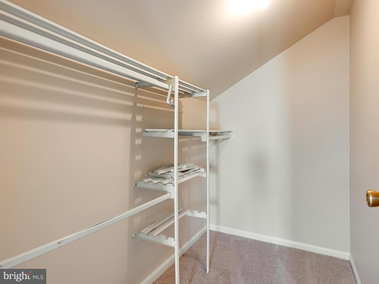 114 Dundee Mews photo 31