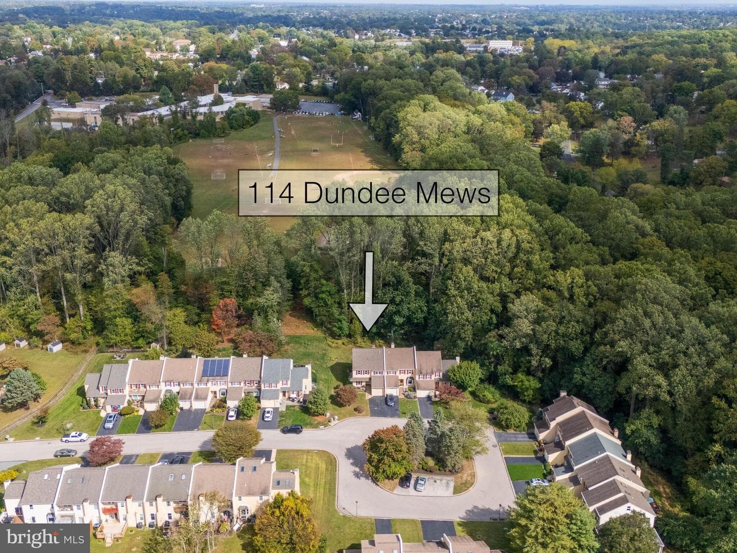 114 Dundee Mews photo 39