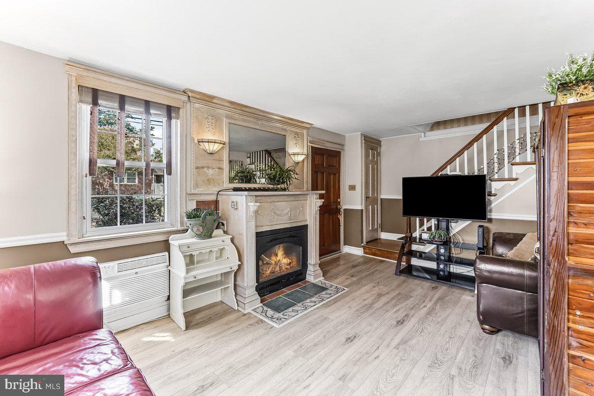 425 Prospect Avenue photo 1